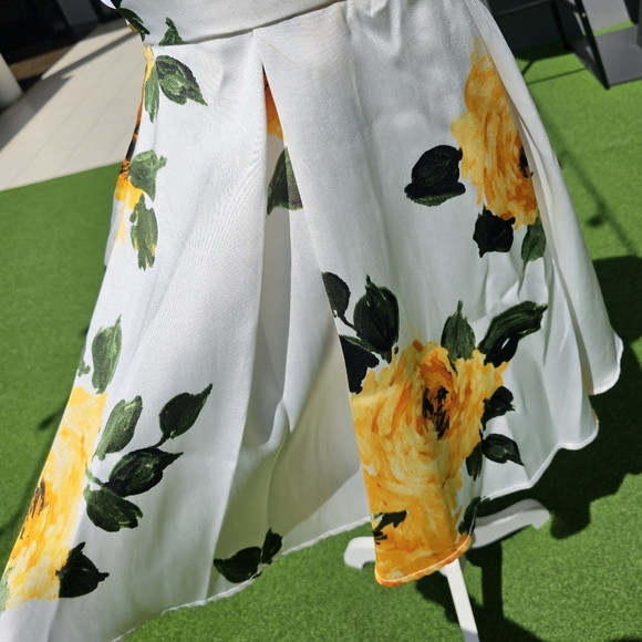 Windsor ✦ Floral Fit & Flare Dress ✦ White & Yellow Summer Print w/ Lace-Up Back - Picture 9 of 17